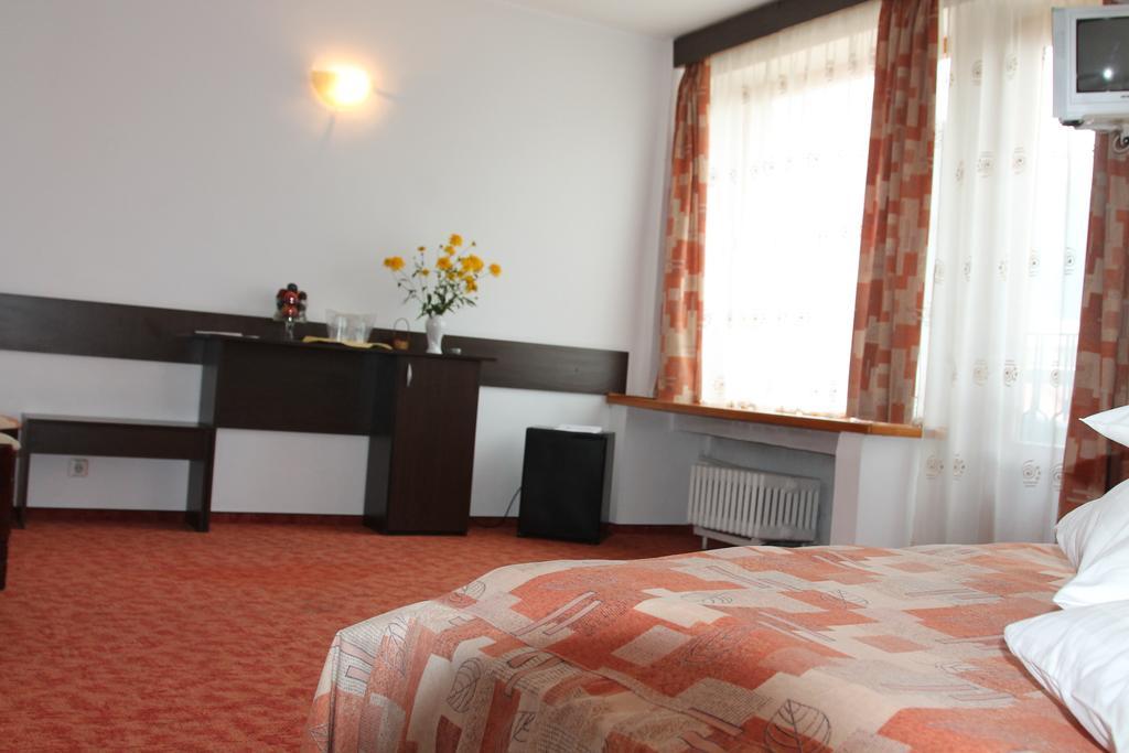 Hotel Zimbru 坎普朗莫道尼斯 外观 照片