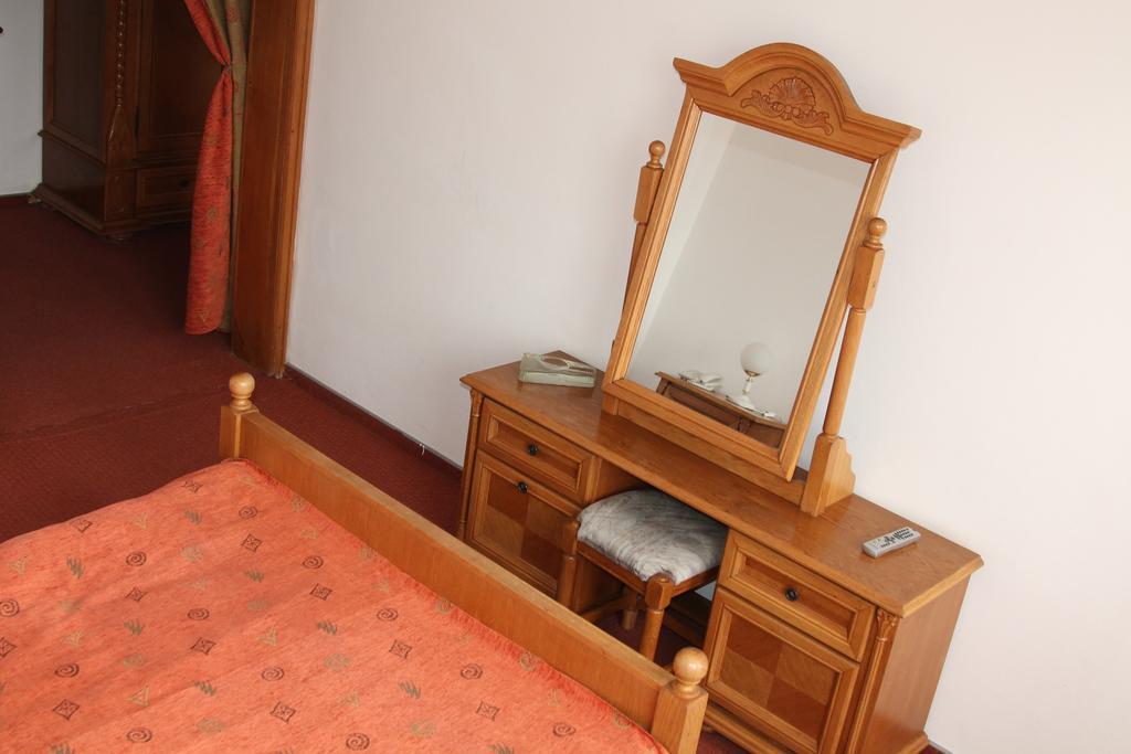 Hotel Zimbru 坎普朗莫道尼斯 客房 照片